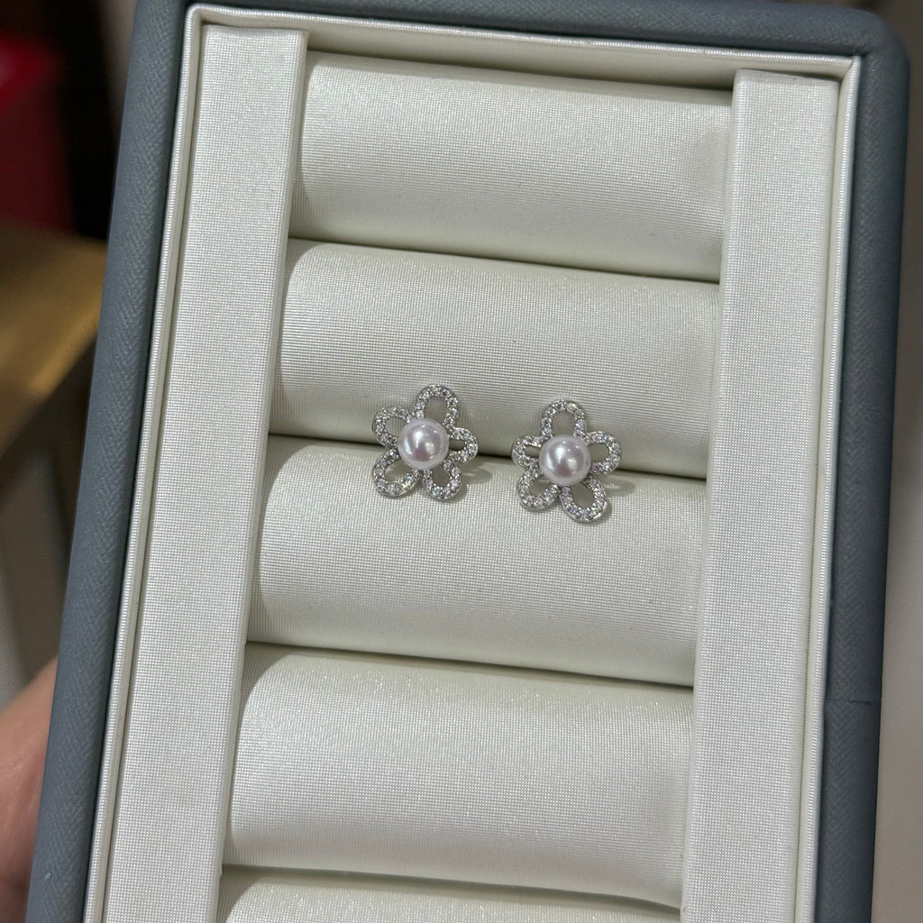 STARRY JEWELRY 【 Hua Xi 】 Heavenly Maiden Light Sea Water Natural Pearl Akoya Five Petal Earnail 5-6mm Exquisite and Compact Temperament