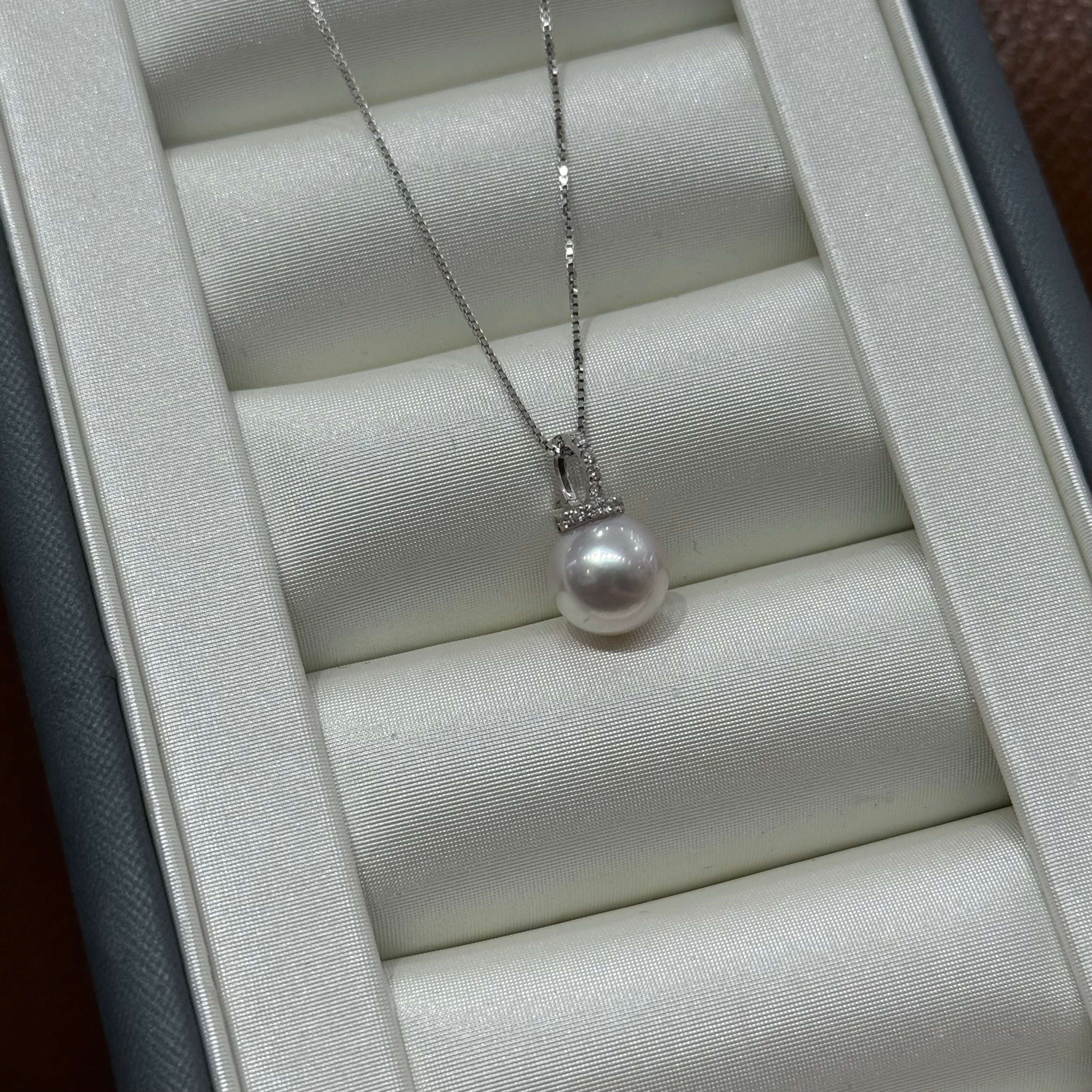 STARRY JEWELRY Natural Sea Water Akoya Pearl Pendant Necklace, Elegant Collarbone Chain with 18k Gold Clasp, Very Slight Flaws, 8.5-9mm