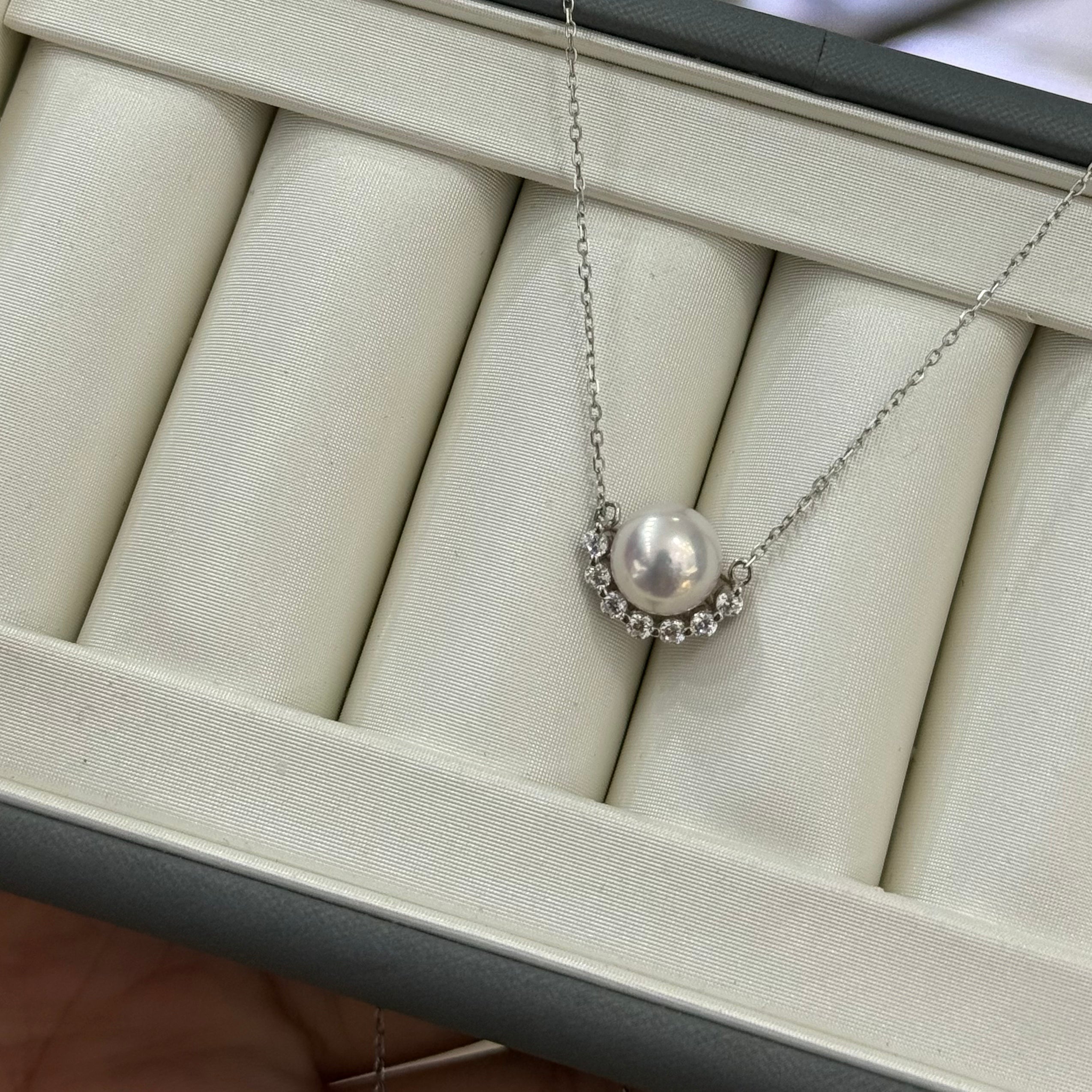 STARRY JEWELRY 【 Moon Half Bay 】 Heavenly Maiden Light Natural Sea Water Pearl Akoya Collarbone Chain Daily Date Commuting Charm Pearl Pendant Necklace