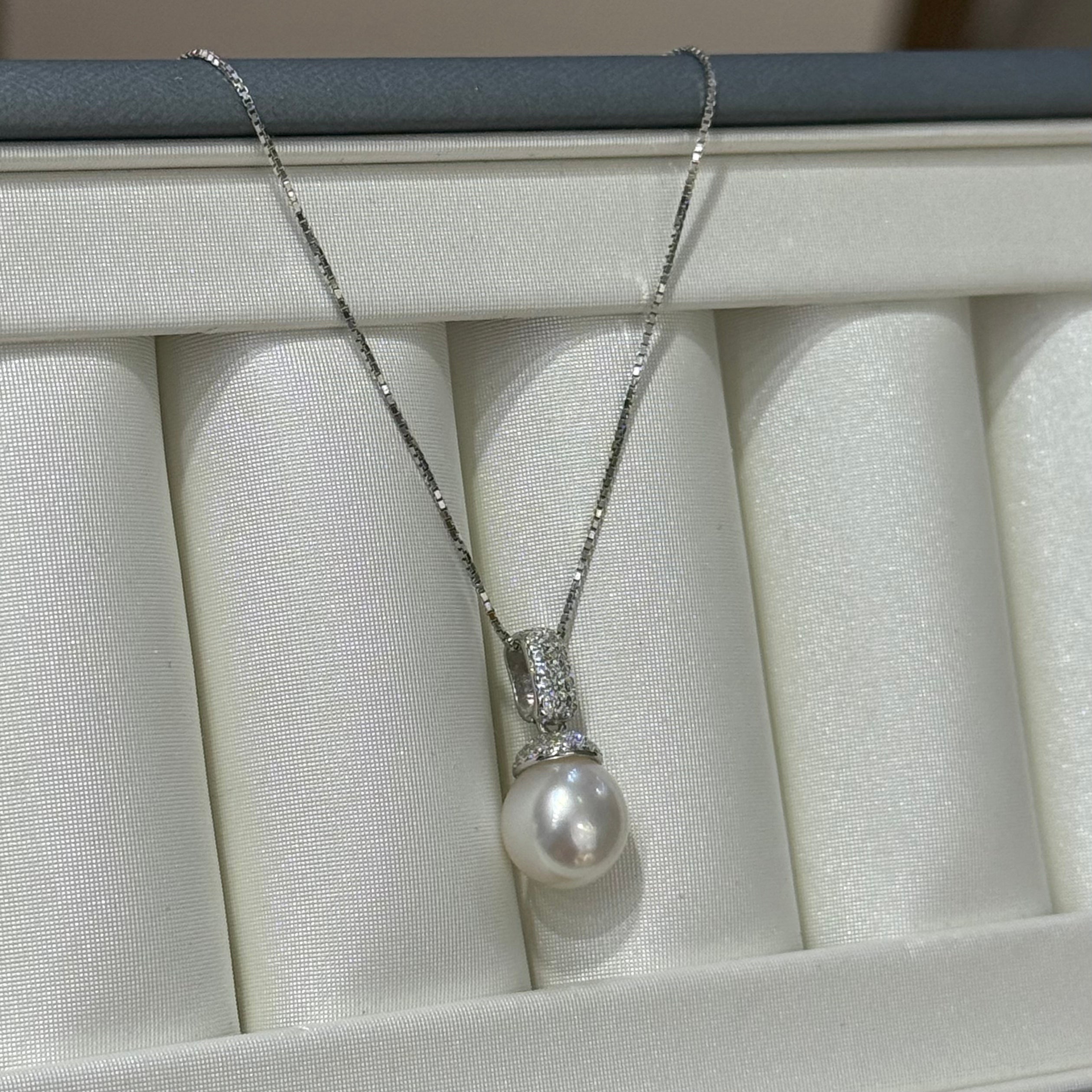 STARRY JEWELRY [Moon White] Natural Sea Water Pearl Akoya Milk Cap Pendant Necklace Temperament Clavicle Chain Elegant and Noble