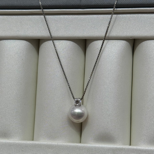 STARRY JEWELRY Dai Fei's classic temperament niche akoya pearl pendant necklace 8-8.5mm collarbone chain 18K gold buckle
