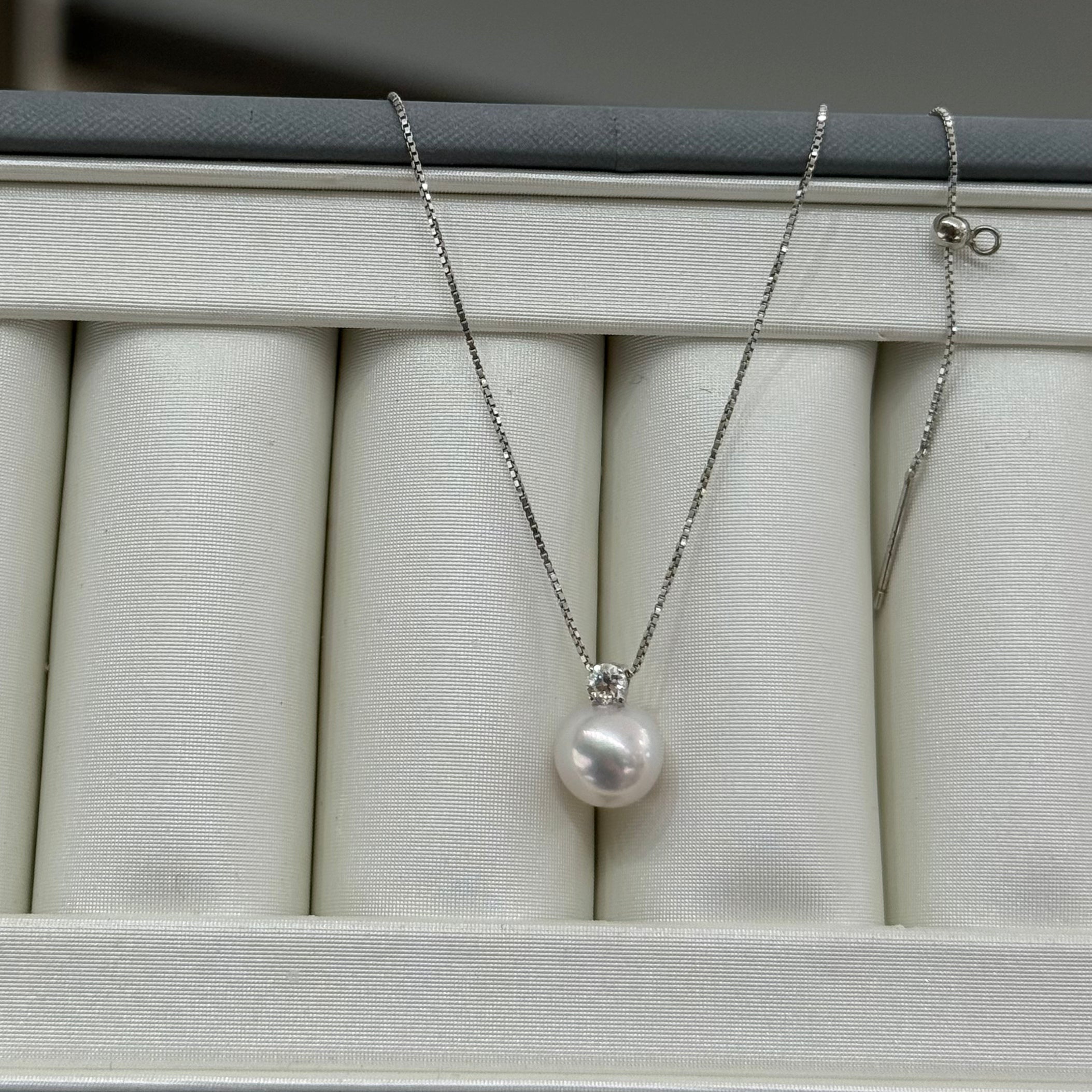 STARRY JEWELRY Dai Fei's classic temperament niche akoya pearl pendant necklace 8-8.5mm collarbone chain 18K gold buckle
